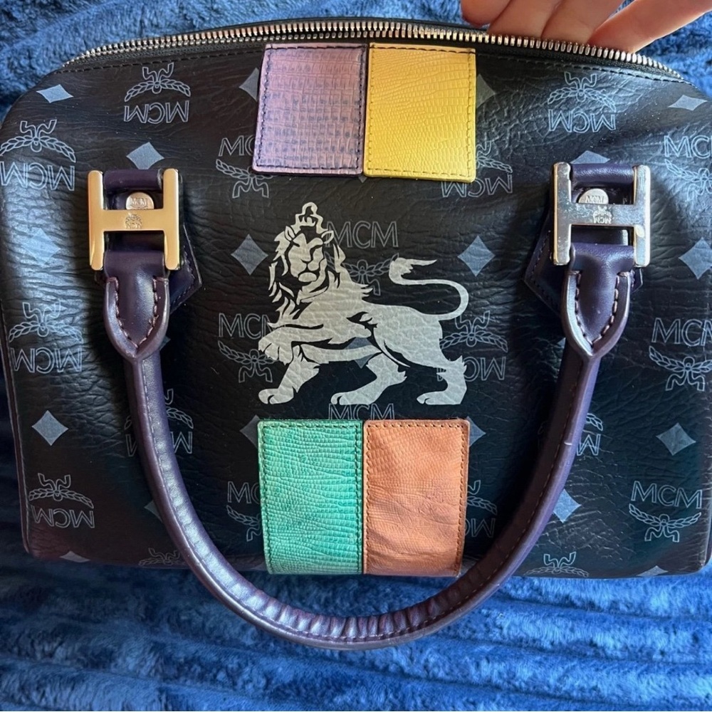 MCM Limited Edition Patchwork Lion Boston Satchel – Multicolor / Black Visetos